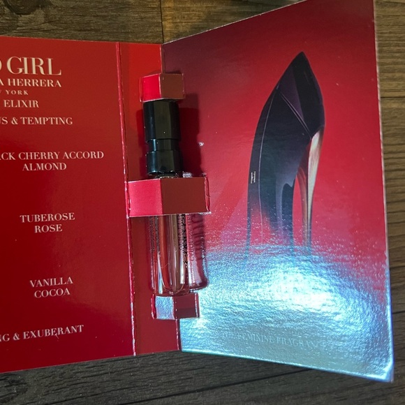 Carolina Herrera Good Girl Very Travel Set - Picture 4 of 6